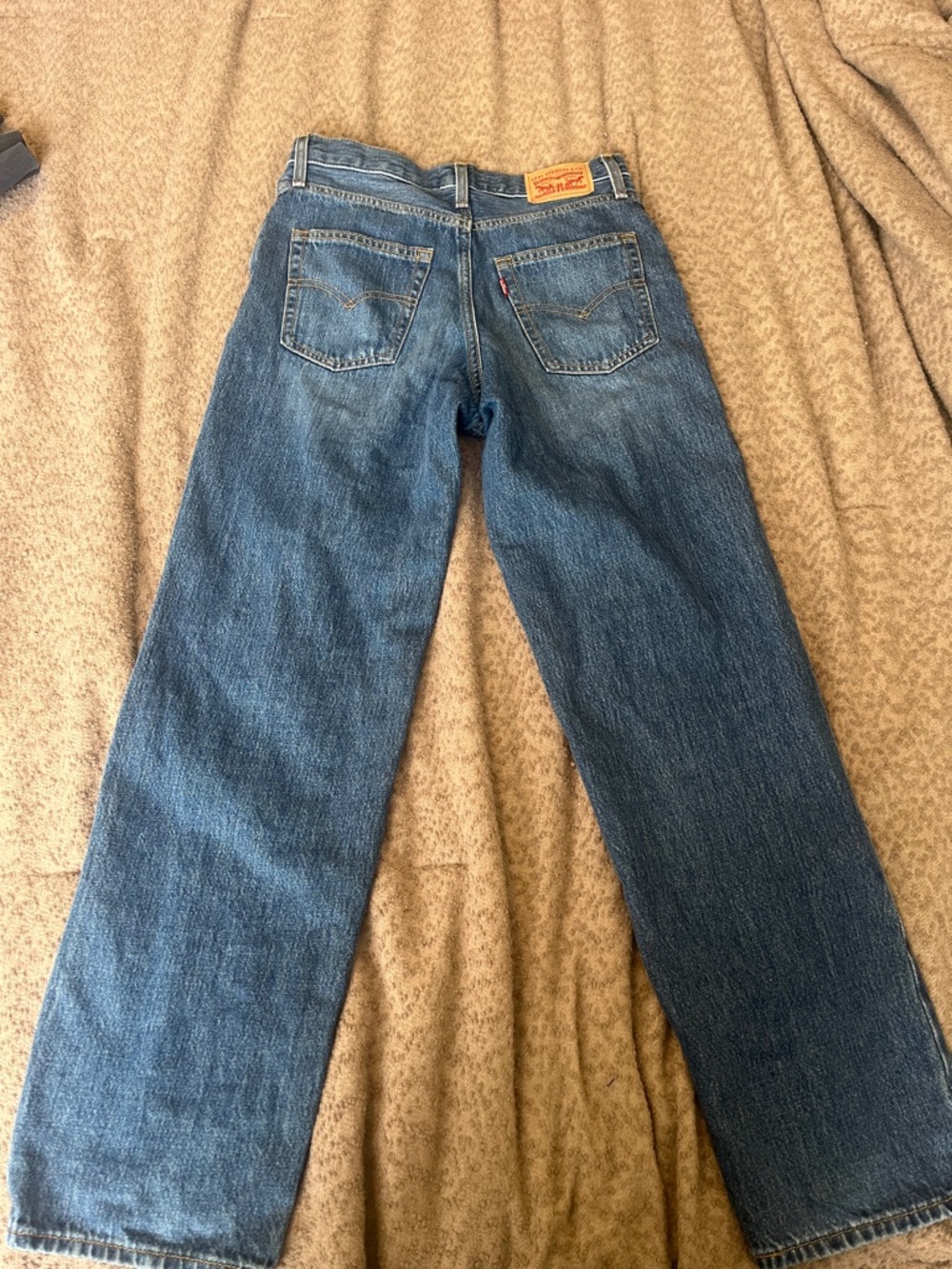Levi's ‘94 Baggy Jeans in Medium Blue Wash - Picture 4 of 6